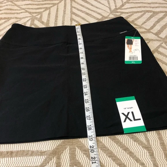 S.C. & Co. Classic Black Skort - Picture 5 of 12